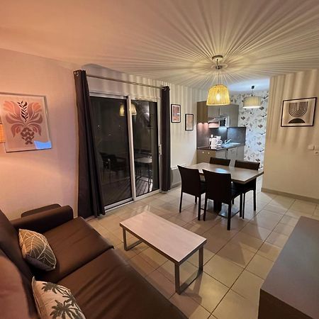 Chez Elisa - Dans Residence 4 Etoiles A קונקרנו מראה חיצוני תמונה
